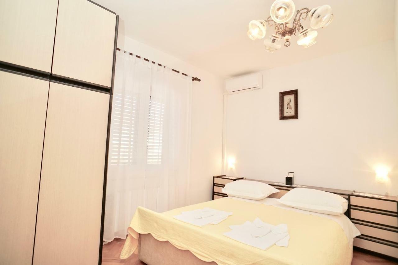 House Mariposa Hotel Trogir Bagian luar foto